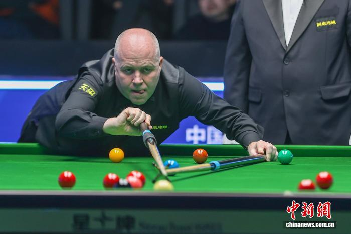 2026斯诺克世界公开赛：约翰·希金斯战胜海菲尔德晋级64强|中新社|利亚姆·海菲尔德|玉山县|江西|苏格兰_新浪体育_新浪新闻